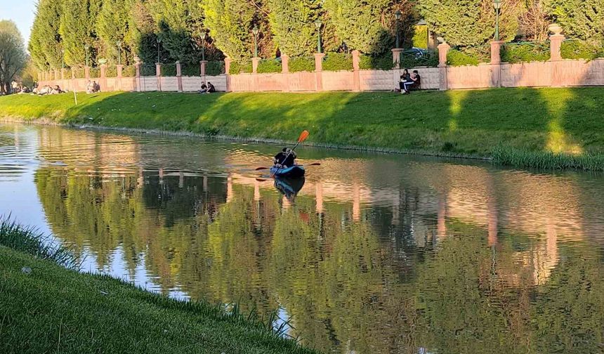 Porsuk’ta Kano Keyfi: Gençler Baharın Tadını Çıkardı