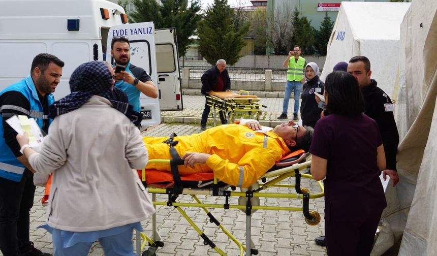 Afyon’da Yangın Tatbikatında Canlı Kişi Tabuta Konuldu