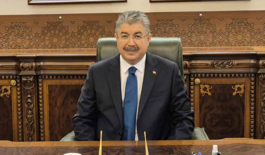 Vali Yılmaz, Van'da Yaşanan Deprem İçin Mesaj Yayınladı