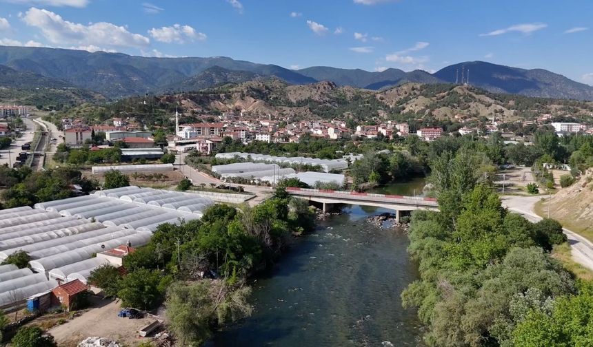 Türkiye’nin En Sıcak Yeri Sarıcakaya’da Termometreler 46 Dereceyi Gösterdi