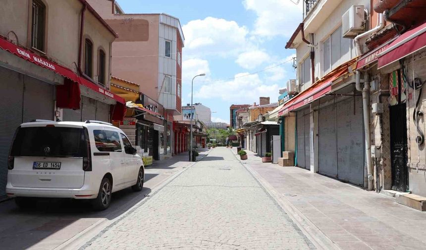 Bayramın İlk Gününde Eskişehir Sokakları Boş Kaldı