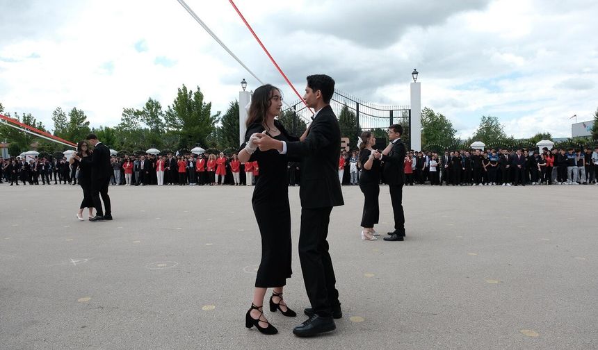 EOSB Lisesi’nde 19 Mayıs Coşkusu Yaşandı