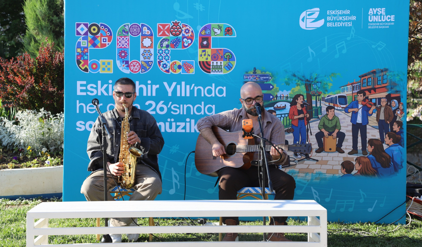 Eskişehir’de Bayram Öncesi Müzik Ve İndirim Coşkusu