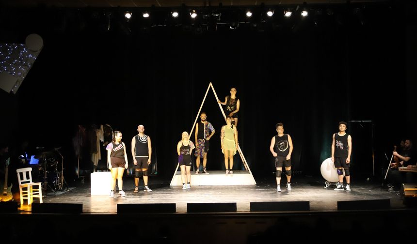 Eskişehir’de Kukla ve Tiyatro Festivali Sürüyor