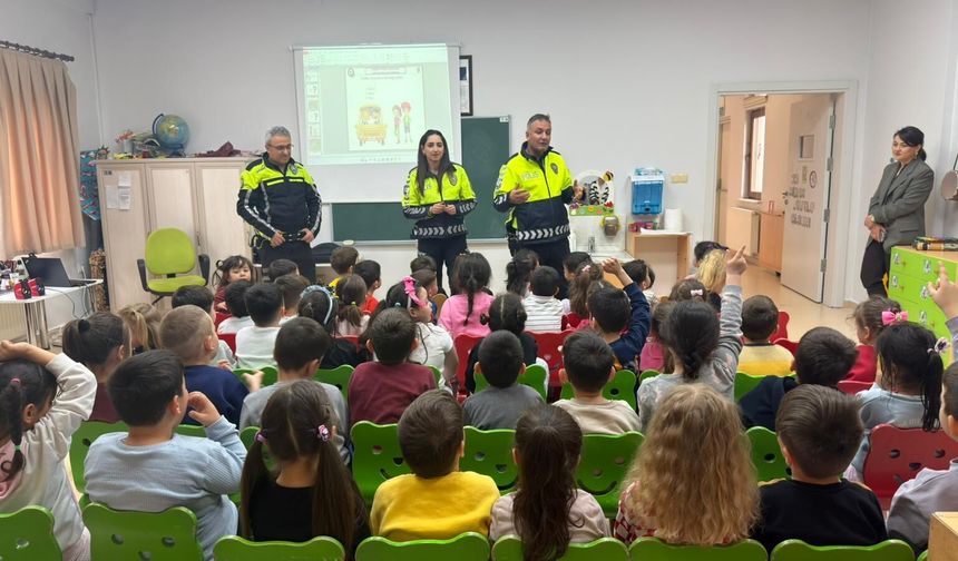 Eskişehir'de Minikler Trafik Kurallarını Oyunlarla Öğrendi