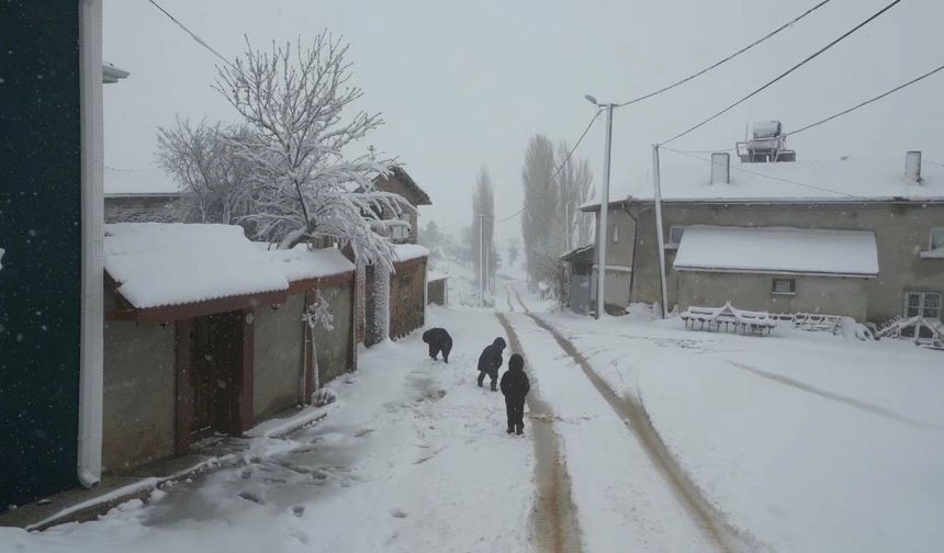 Eskişehir’de Mayıs Ayında Kartopu Keyfi Yaşandı