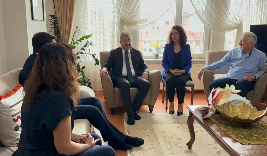 Eskişehir’de Ödüllü İşitme Engelli Mühendis Çift