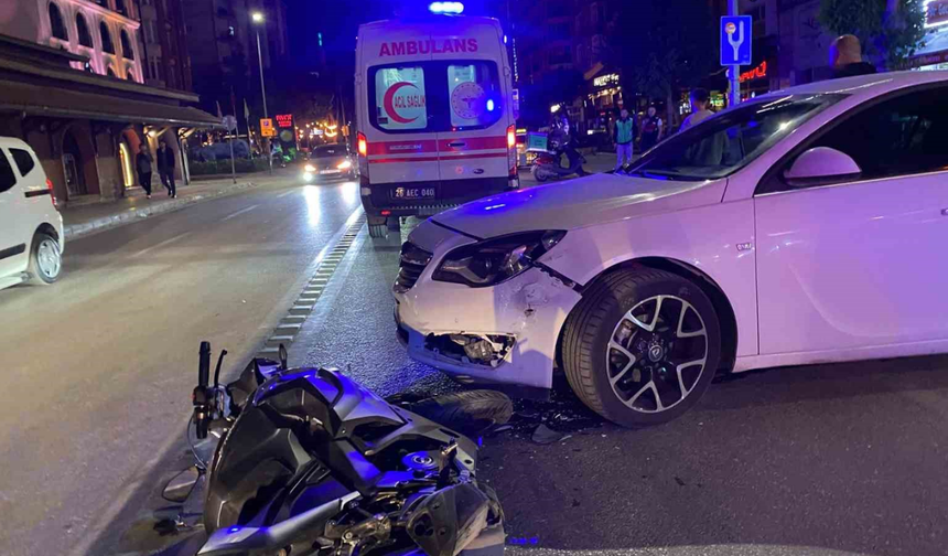Eskişehir’de Otomobil İle Motosiklet Çarpıştı