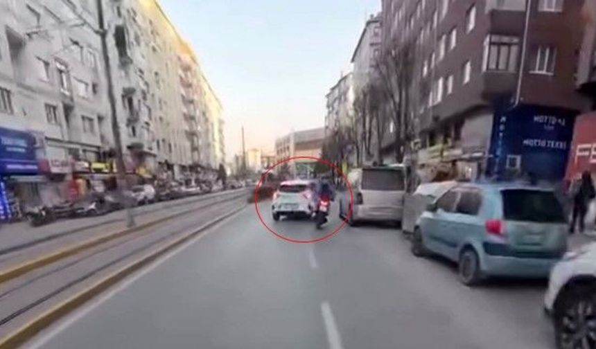 “Kamera Çekiyor mu” Dedi Saniyeler Sonra Kaza Yaptı
