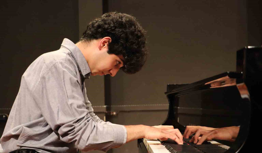 Piyano Konserinde Geleceğin Yıldızları Parladı