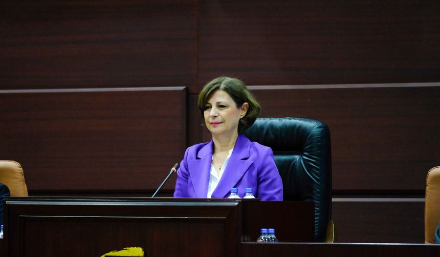 Ünlüce’den ESKİ Savunması: “Fedakarca Çalışıyorlar”