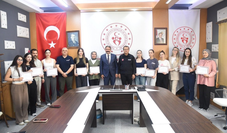 AFAD Gönüllüsü Öğrencilere İlk Yardım Sertifikası