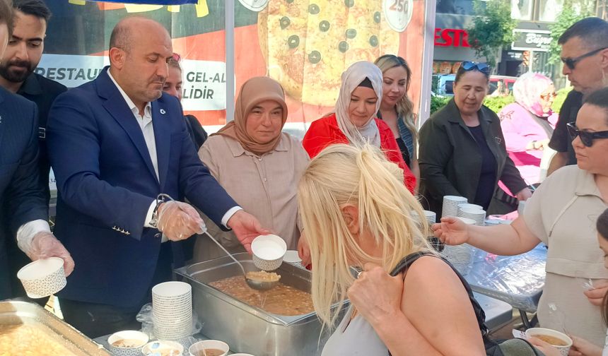 AK Parti Eskişehir Teşkilatı Aşure Dağıtımı Gerçekleştirdi