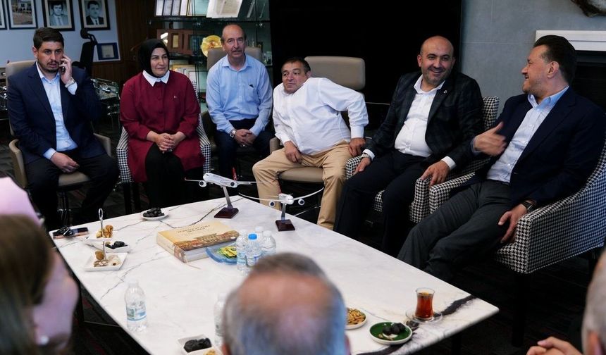 AK Parti Heyeti, Hac İbadetini Tamamlayan Hatipoğlu ile Buluştu