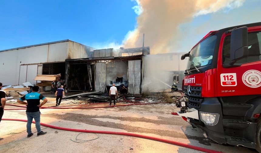 Alevler Dakikalar İçinde Üretim Tesisini Sardı! Eskişehir'de Kordu Dolu Anlar