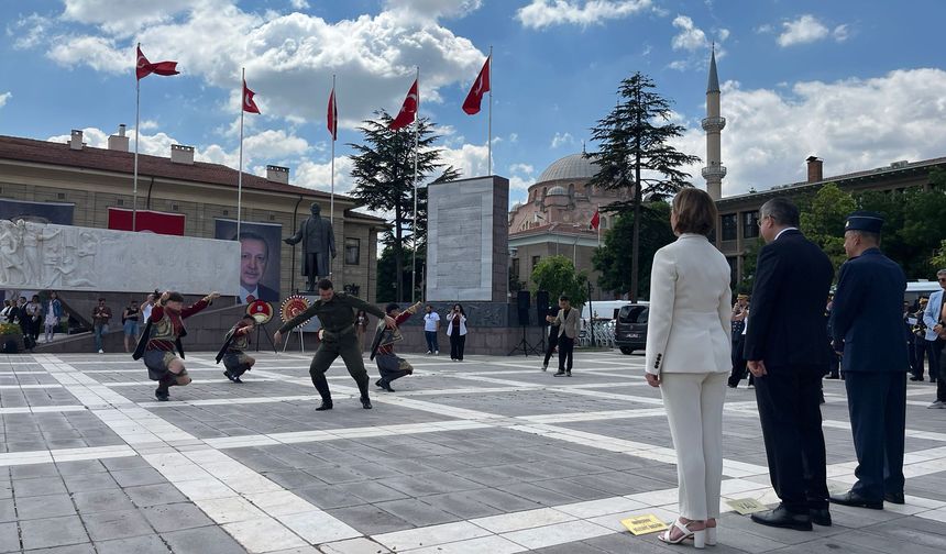 Atatürk’ün Eskişehir’e Gelişi Törenle Anıldı