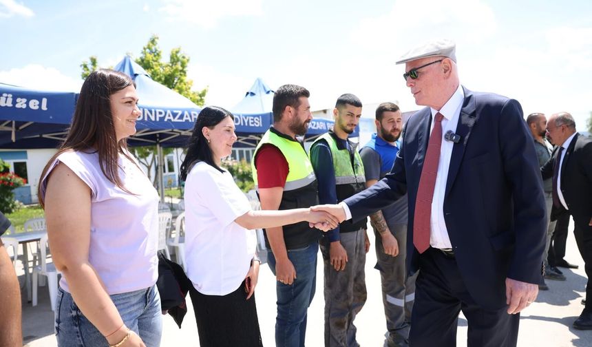 Başkan Kurt Belediye Çalışanlarıyla Bayramlaştı