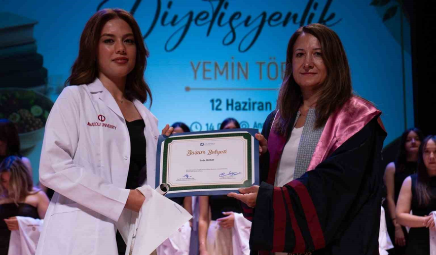 Beslenme Ve Diyetetik Bölümü İlk Mezunlarını Verdi