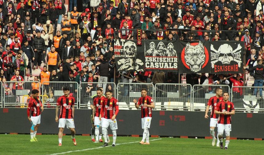 Süper Lig Devleri Genç Eldiveni Kapmak İçin Sıraya Girdi