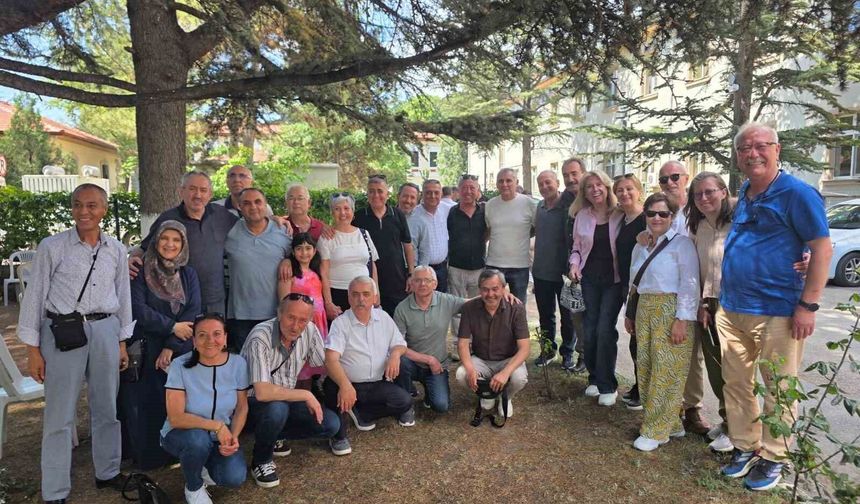 Eski Mezunlar Okullarında Hatıraları Tazeledi
