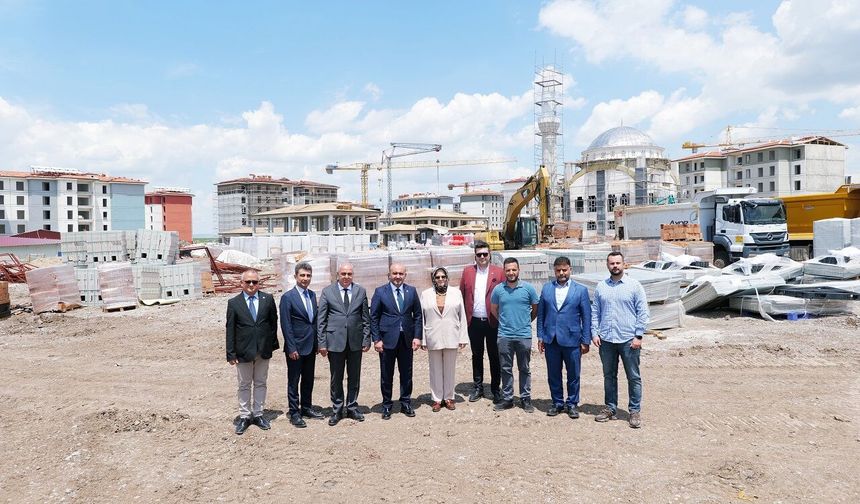 Eskişehir AK Parti heyeti TOKİ şantiyesini ziyaret etti