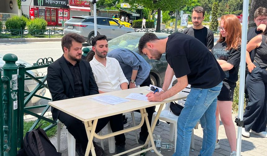 CHP Gençliği ve Öğrencilerden Ortak İmza Seferberliği