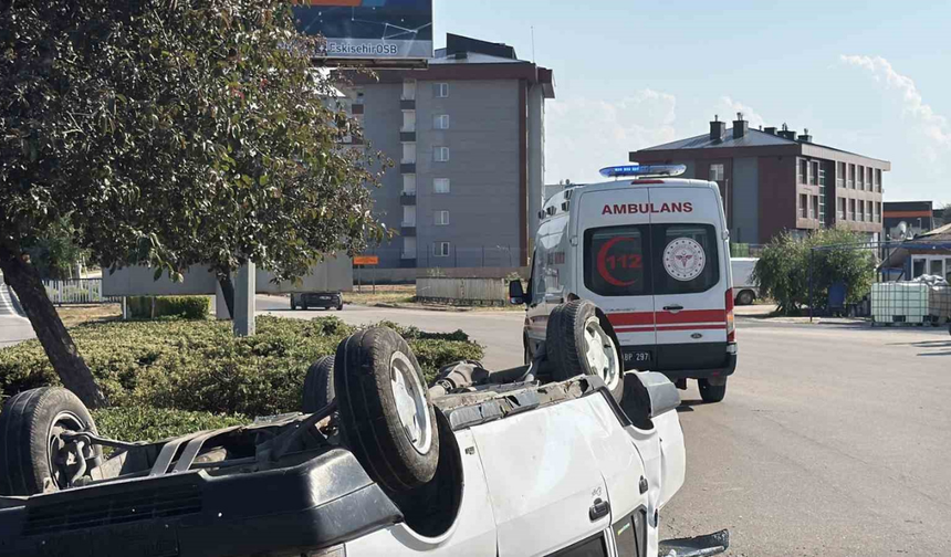 Eskişehir'de Bir Otomobil Takla Attı: 2 Yaralı