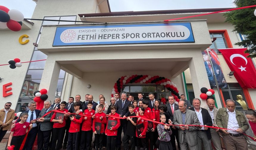 Eskişehir’de Fethi Heper’in Adını Taşıyan Okul Törenle Açıldı