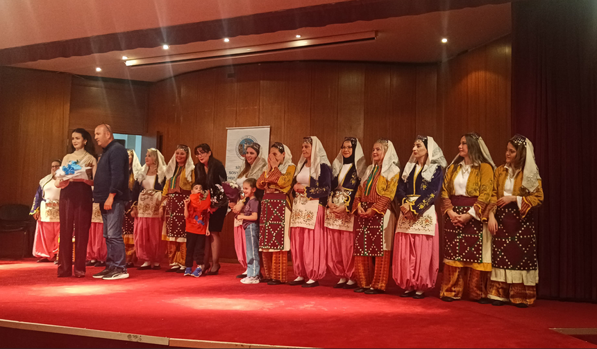 Eskişehir’de Halk Dansları Gösterisi Ayakta Alkışlandı