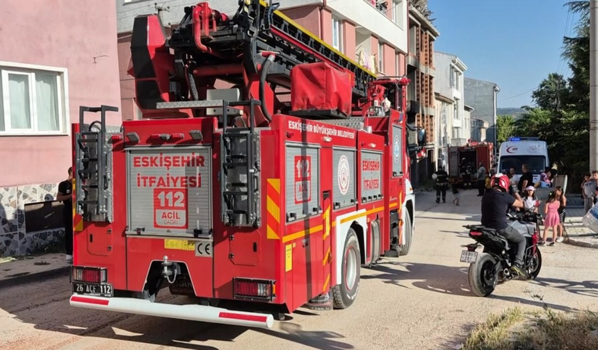Eskişehir’de İnşaat Yangını: "Abi Korna" Sesi Gülümsetti