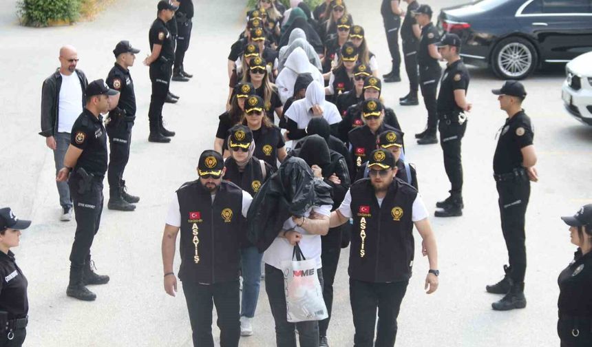 Eskişehir'de Masaj Salonlarına Baskın: 7 Şüpheli Tutuklandı
