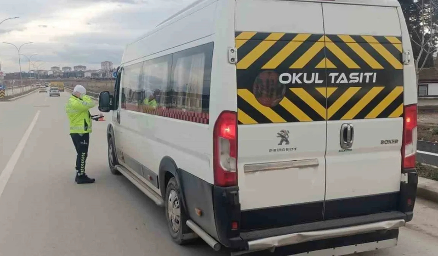 Eskişehir'de Okul Çevreleri Ve Servisler Denetlendi