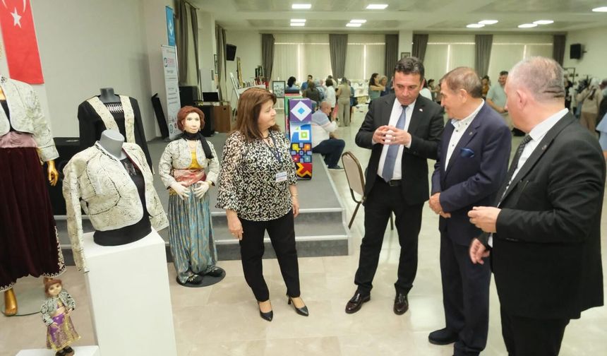 ESMEK'in "Yansımalar" Sergisi İlçeleri Geziyor