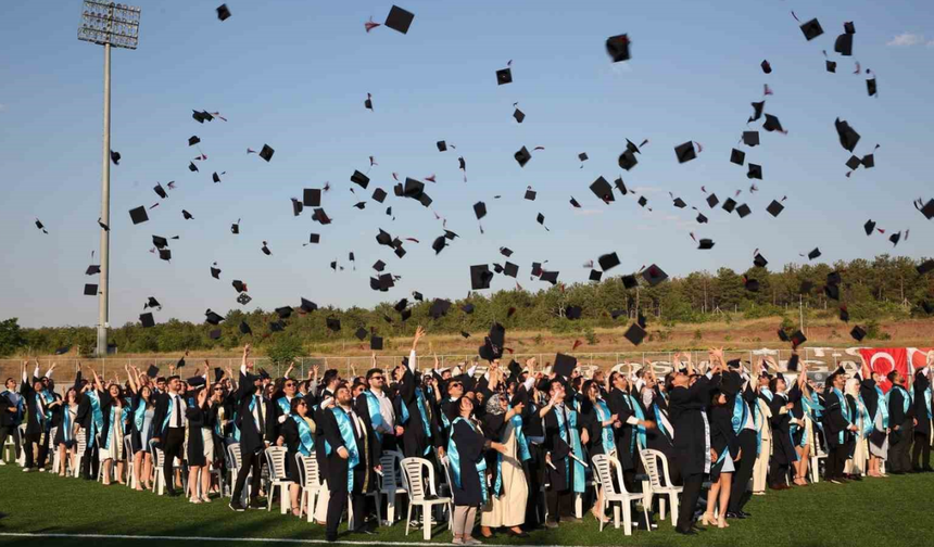 ESOGÜ Tıp Fakültesi’nin Genç Hekimleri Diplomalarını Aldı