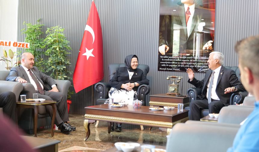 Milletvekili Gürcan Eskişehir’de Eğitim ve STK’larla Buluştu