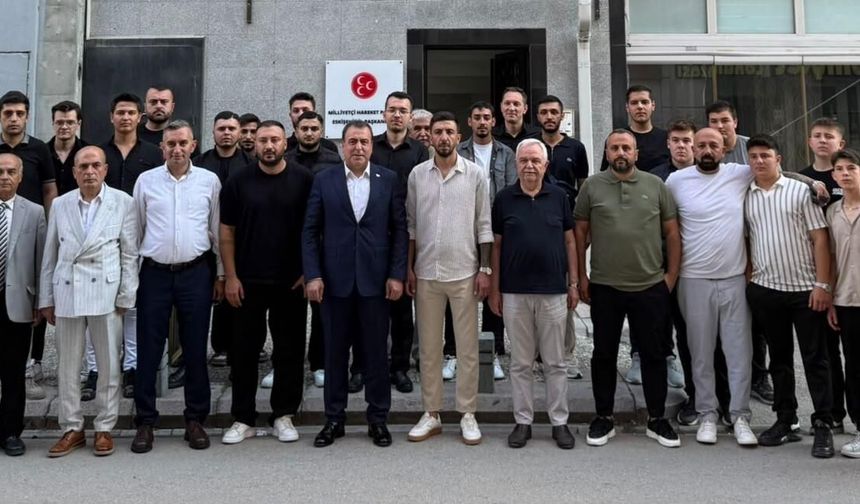 Nefer Tribün Grubu’ndan MHP İl Başkanlığı'nı Ziyaret Etti