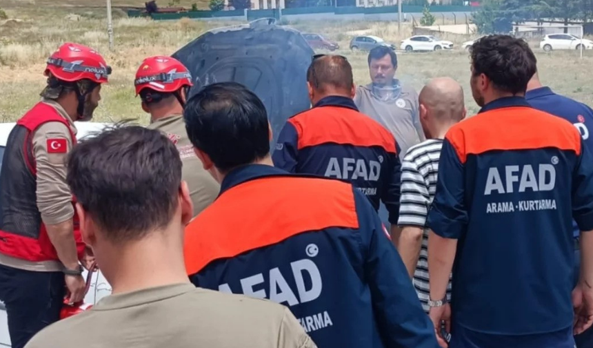 Okul Önünde Yanan Araca AFAD Müdahale Etti