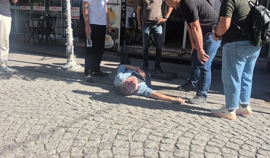 Eskişehir'de Kaldırımda Düşen Yaşlı Adam Hastanelik Oldu