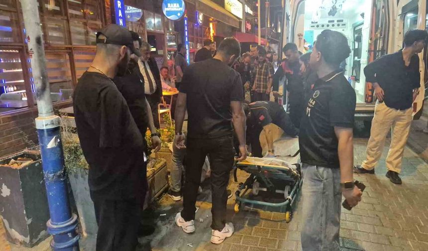 Eskişehir’de Barlar Sokağı’nda Bıçaklı Kavga: 1 Yaralı