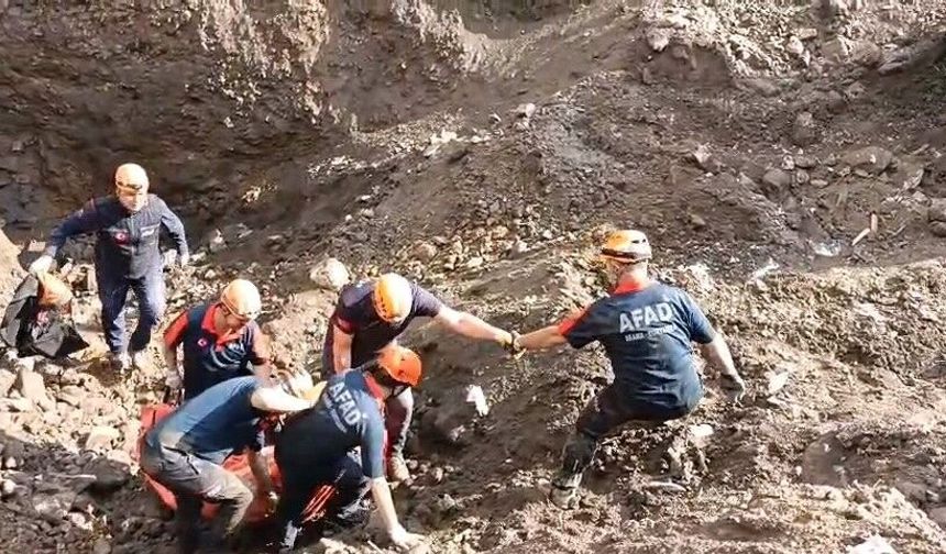 Define faciasında 12 metrelik tünelde AFAD'ın zorlu mücadelesi