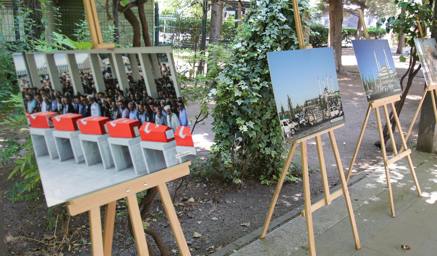 Eskişehir'de 15 Temmuz Fotoğraf Sergileri Açıldı