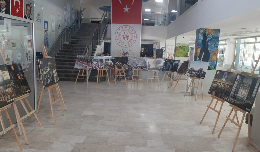 Eskişehir'de 15 Temmuz Resim Sergisi Sanatseverlerle Buluştu
