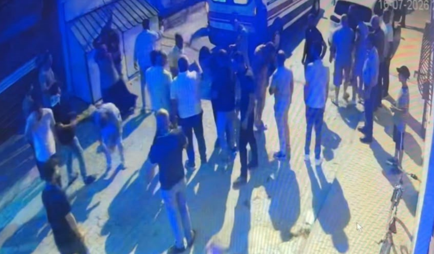 Eskişehir'de 2 Polisin Yaralandığı Kavganın Güvenlik Kamerası Görüntüleri Ortaya Çıktı