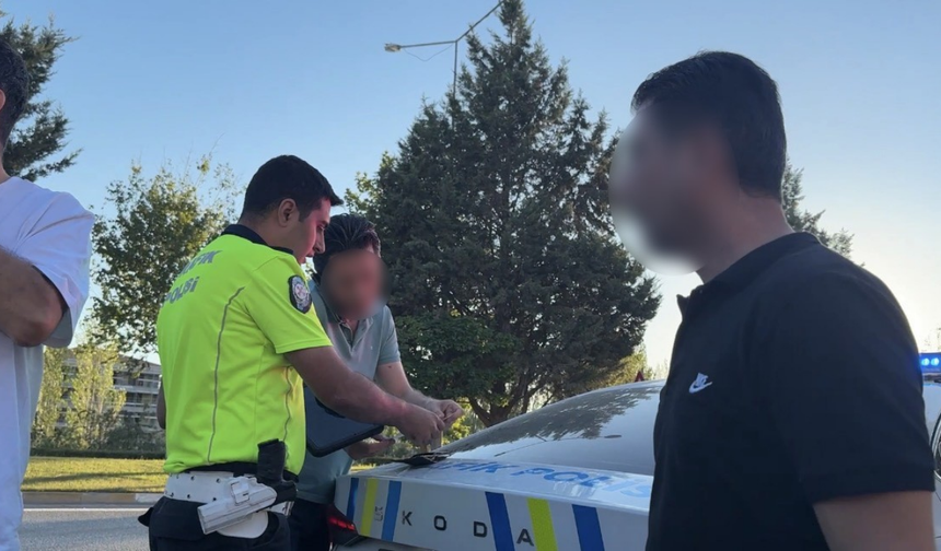 Eskişehir'de 2.74 Promil Alkollü Sürücü Kaza Yaptı