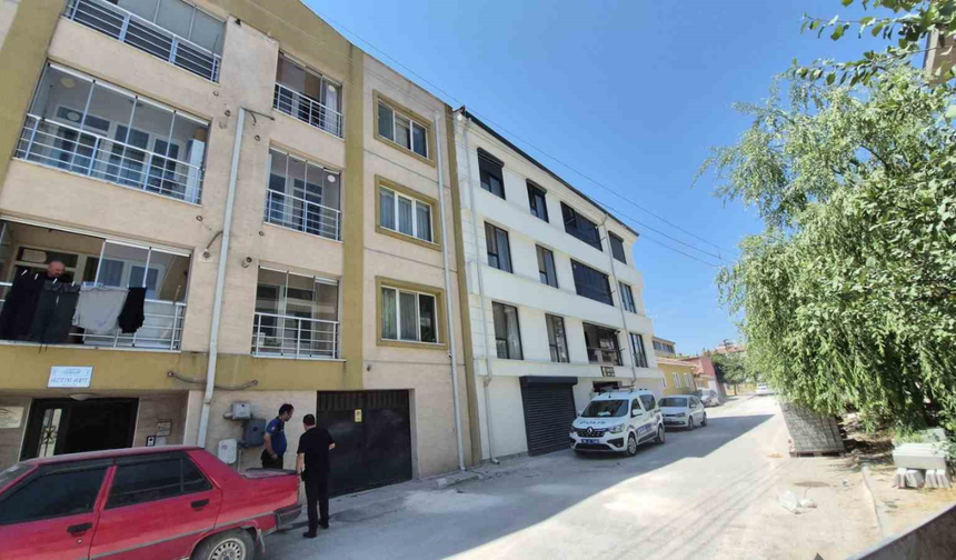 Eskişehir'de 3 Yaşındaki Çocuk 3. Kattan Düştü
