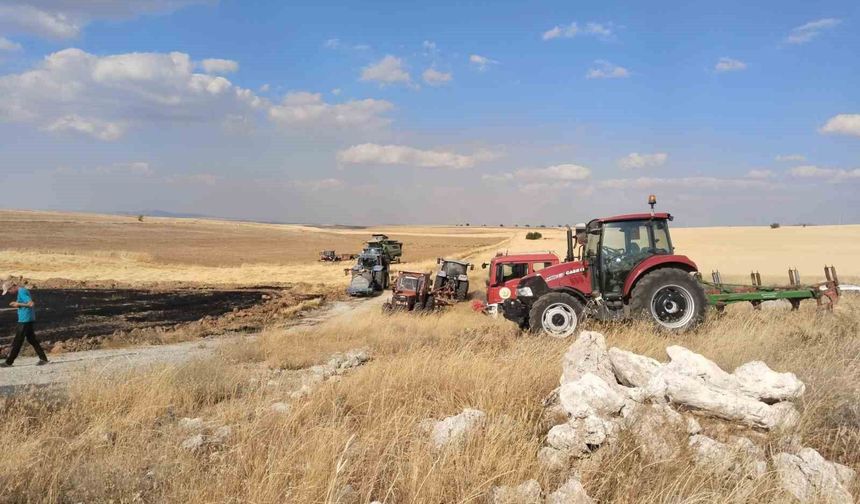 Eskişehir'de biçerdöverden çıkan yangında 25 dekar zarar gördü