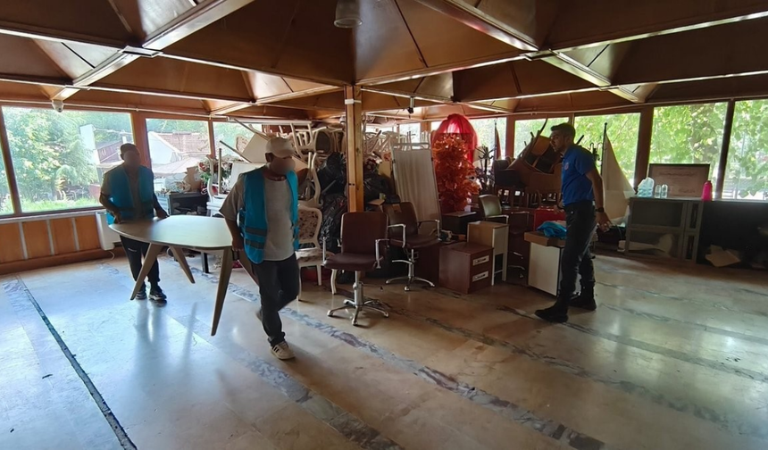 Eskişehir'de Denetimli Serbestlik Yükümlüleri Öğretmenevi'nin Eşyalarını Taşıdı