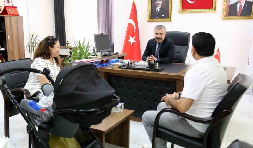 Eskişehir'de Koruyucu Aileye Bir Çocuk Daha Emanet Edildi