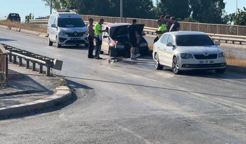 Eskişehir'de Refüje Çıkan Araçtan Akan Yağ Trafiği Aksattı