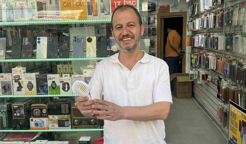 Eskişehir'de sıcakların yeni gözdesi el pervaneleri oldu